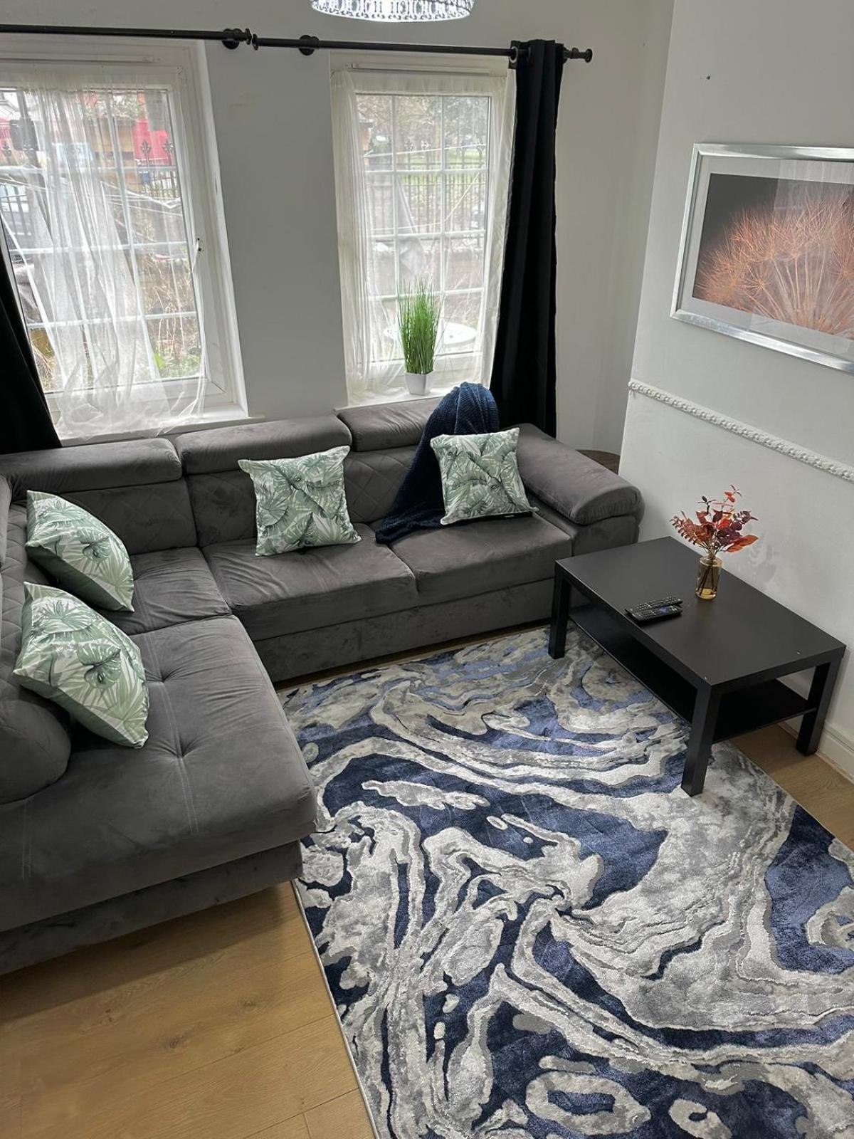 2 Bedroom Flat, 2 Minutes Walk To Bethnalgreen Station, Central لندن المظهر الخارجي الصورة