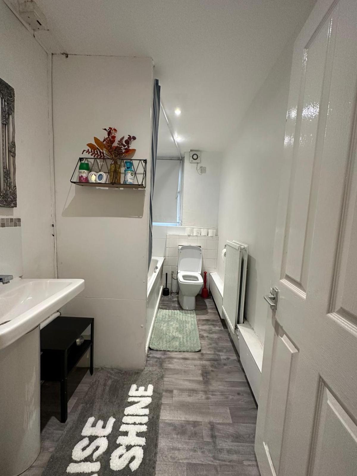 2 Bedroom Flat, 2 Minutes Walk To Bethnalgreen Station, Central لندن المظهر الخارجي الصورة