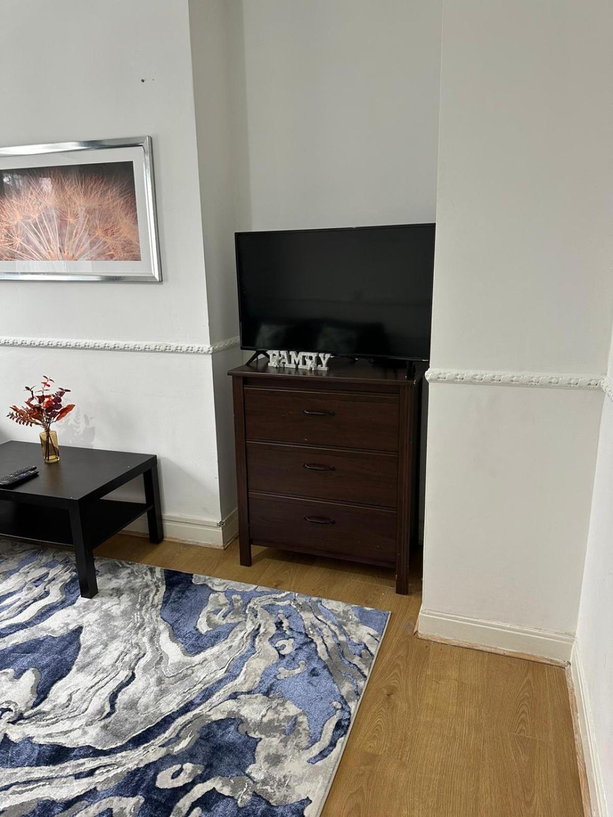 2 Bedroom Flat, 2 Minutes Walk To Bethnalgreen Station, Central لندن المظهر الخارجي الصورة