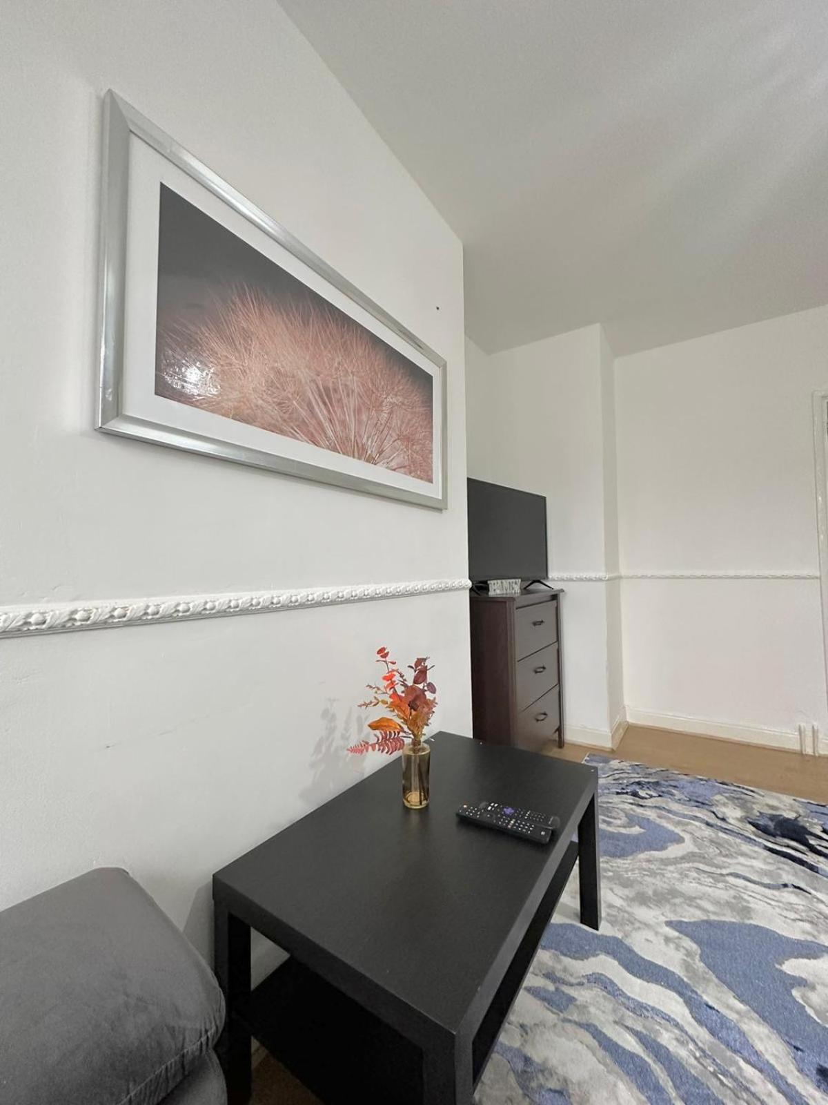 2 Bedroom Flat, 2 Minutes Walk To Bethnalgreen Station, Central لندن المظهر الخارجي الصورة