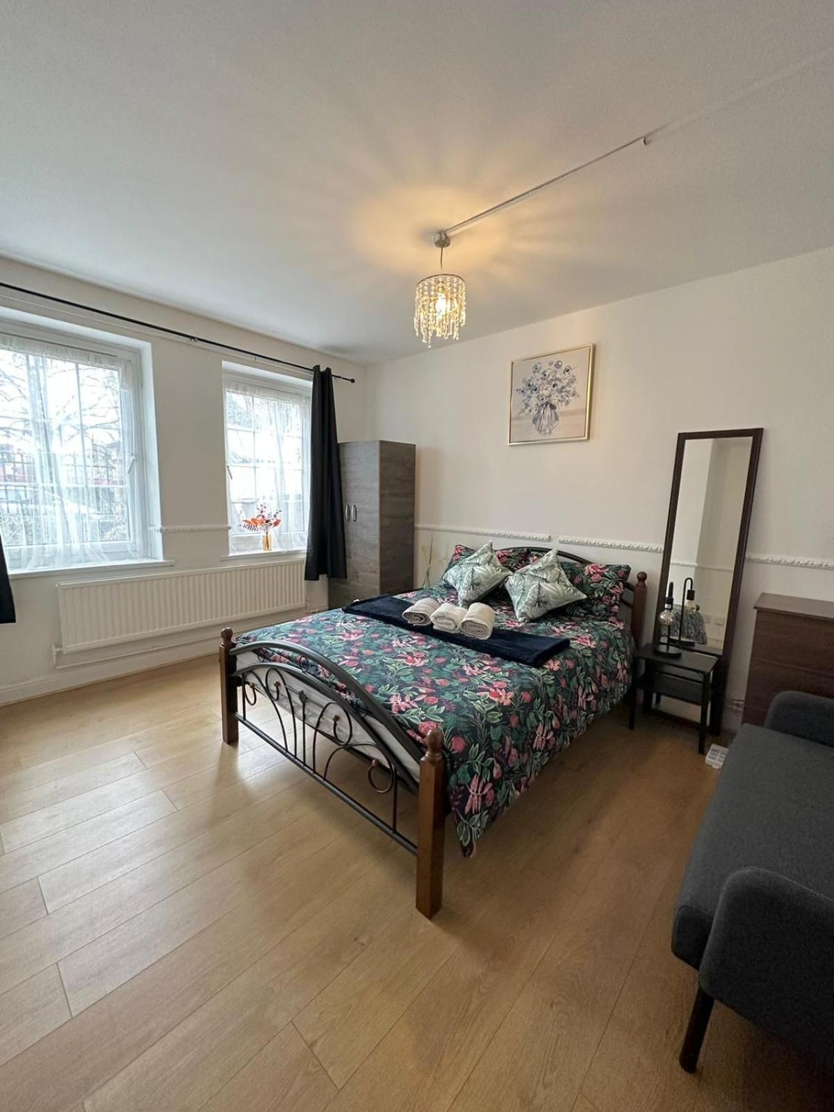 2 Bedroom Flat, 2 Minutes Walk To Bethnalgreen Station, Central لندن المظهر الخارجي الصورة