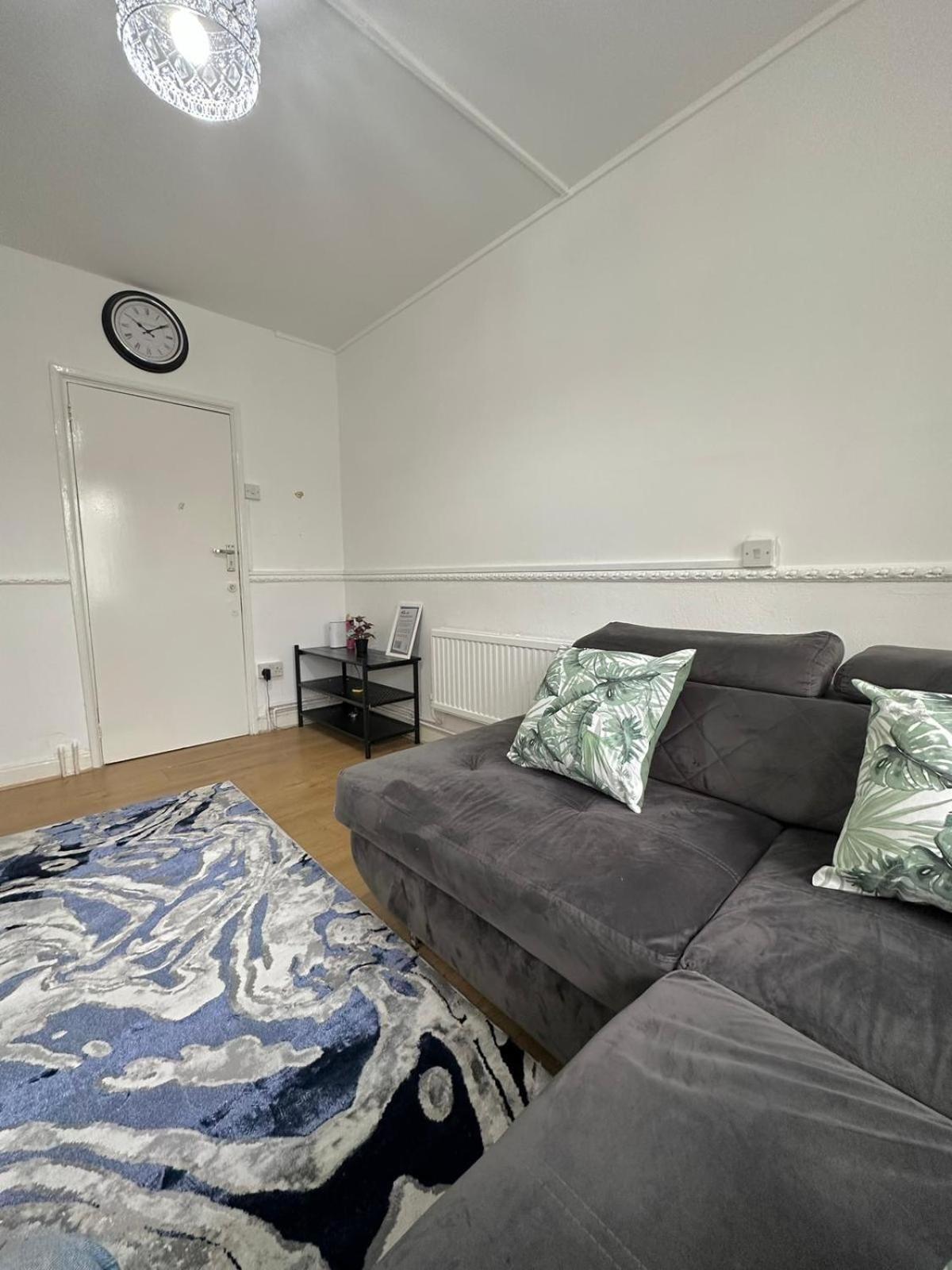 2 Bedroom Flat, 2 Minutes Walk To Bethnalgreen Station, Central لندن المظهر الخارجي الصورة