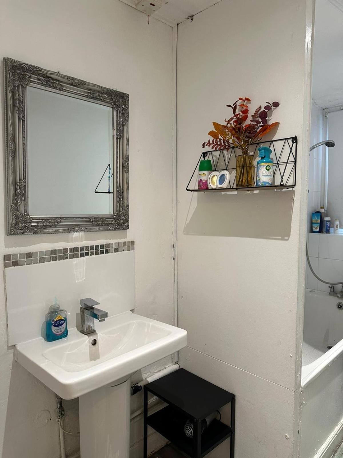 2 Bedroom Flat, 2 Minutes Walk To Bethnalgreen Station, Central لندن المظهر الخارجي الصورة