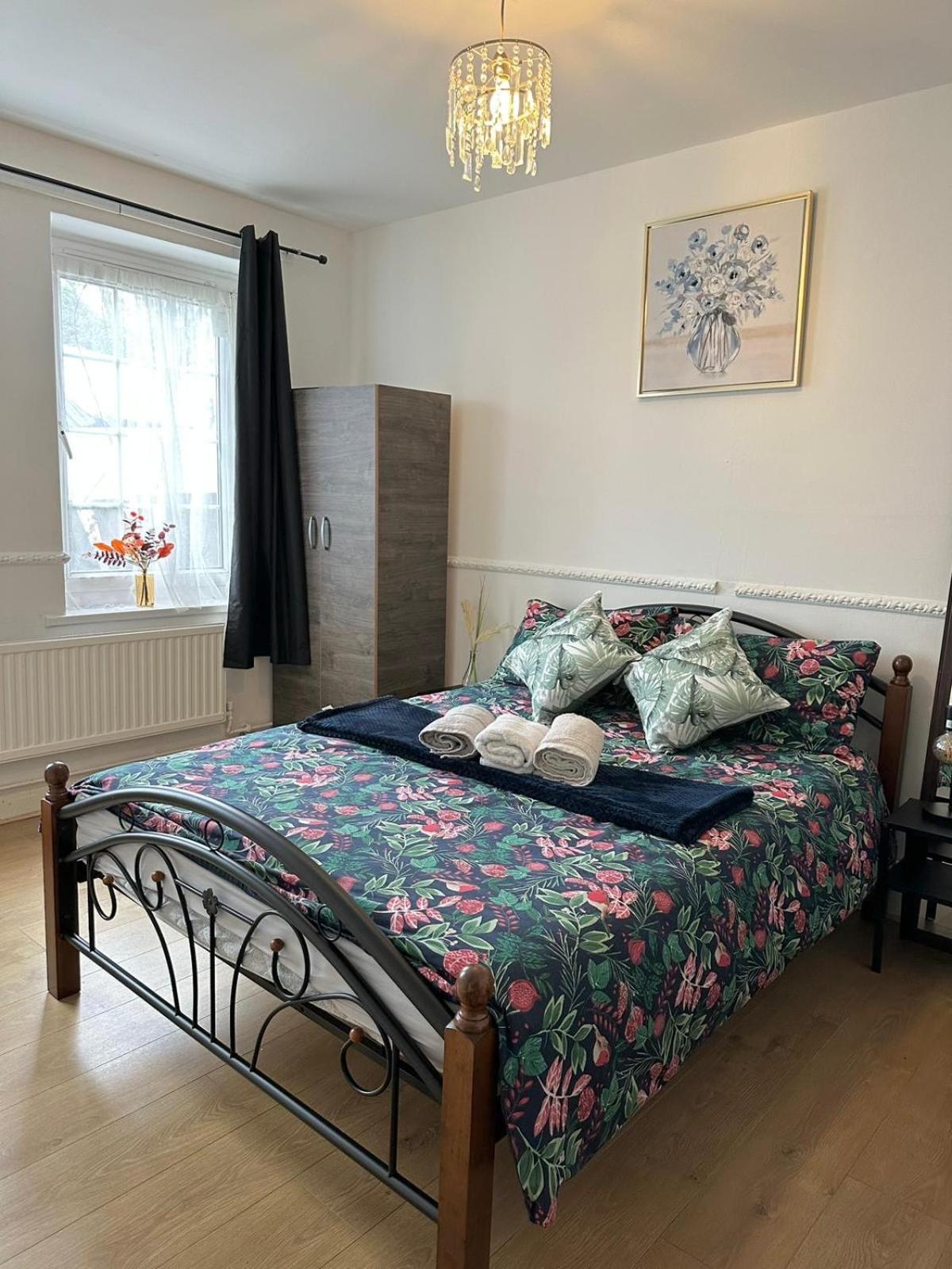2 Bedroom Flat, 2 Minutes Walk To Bethnalgreen Station, Central لندن المظهر الخارجي الصورة